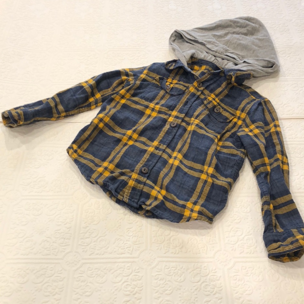 Toddler boys gap flannel long sleeve shirt  size 5